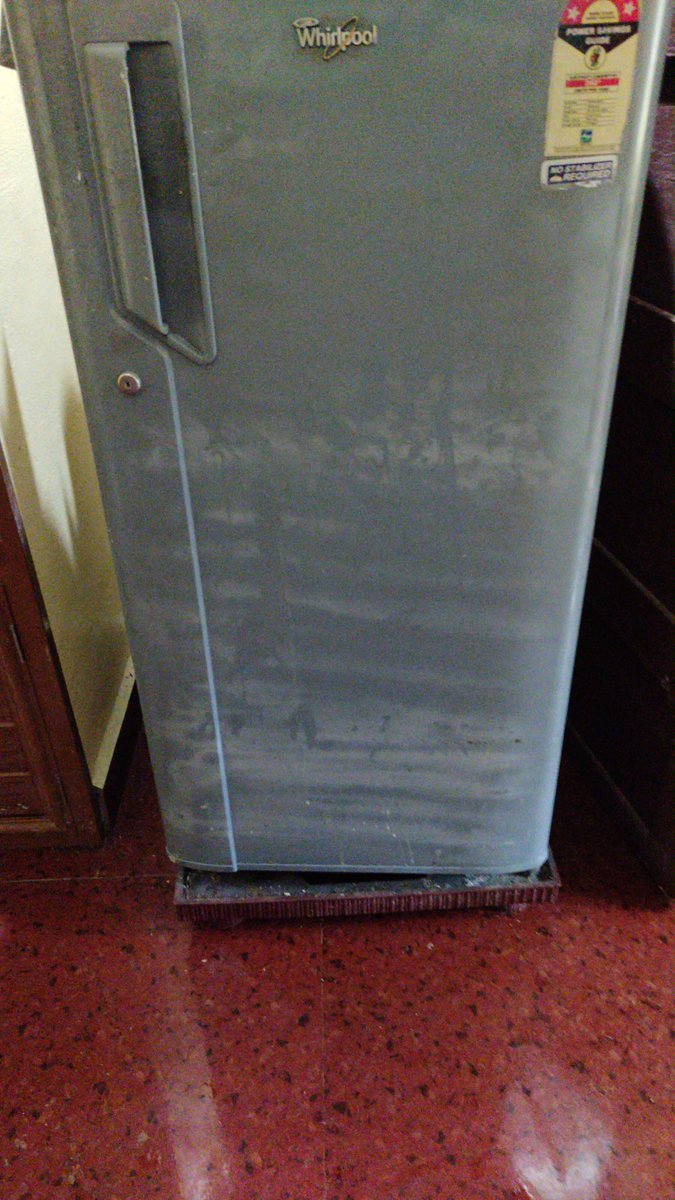 Roopakutty's tweet photo. @whirlpool_india Bought a fridge 7 years ago from Kannankandy, Kozhikode. I called up this store for some repair; painting and changing casket. They assigned work to a #whirlpool service center.  This is what happened later. I lost money in short. Do help https://t.co/fYRJg2wKMT