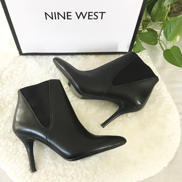 TweeterPSexton's tweet image. So good I had to share! Check out all the items I'm loving on @Poshmarkapp #poshmark #fashion #style #shopmycloset #ninewest #incharactercostumes #tenthirtyone: posh.mk/Z7TXUEgq49