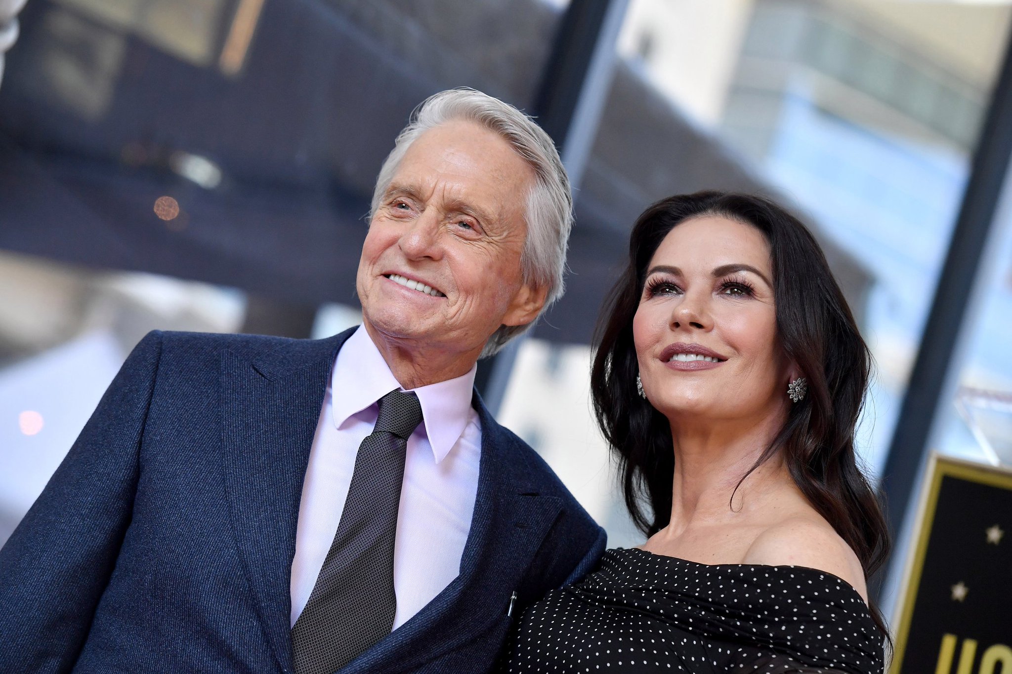 HAPPY BIRTHDAY BONNE FÊTE MICHAEL DOUGLAS AND CATHERINE ZETA-JONES!     