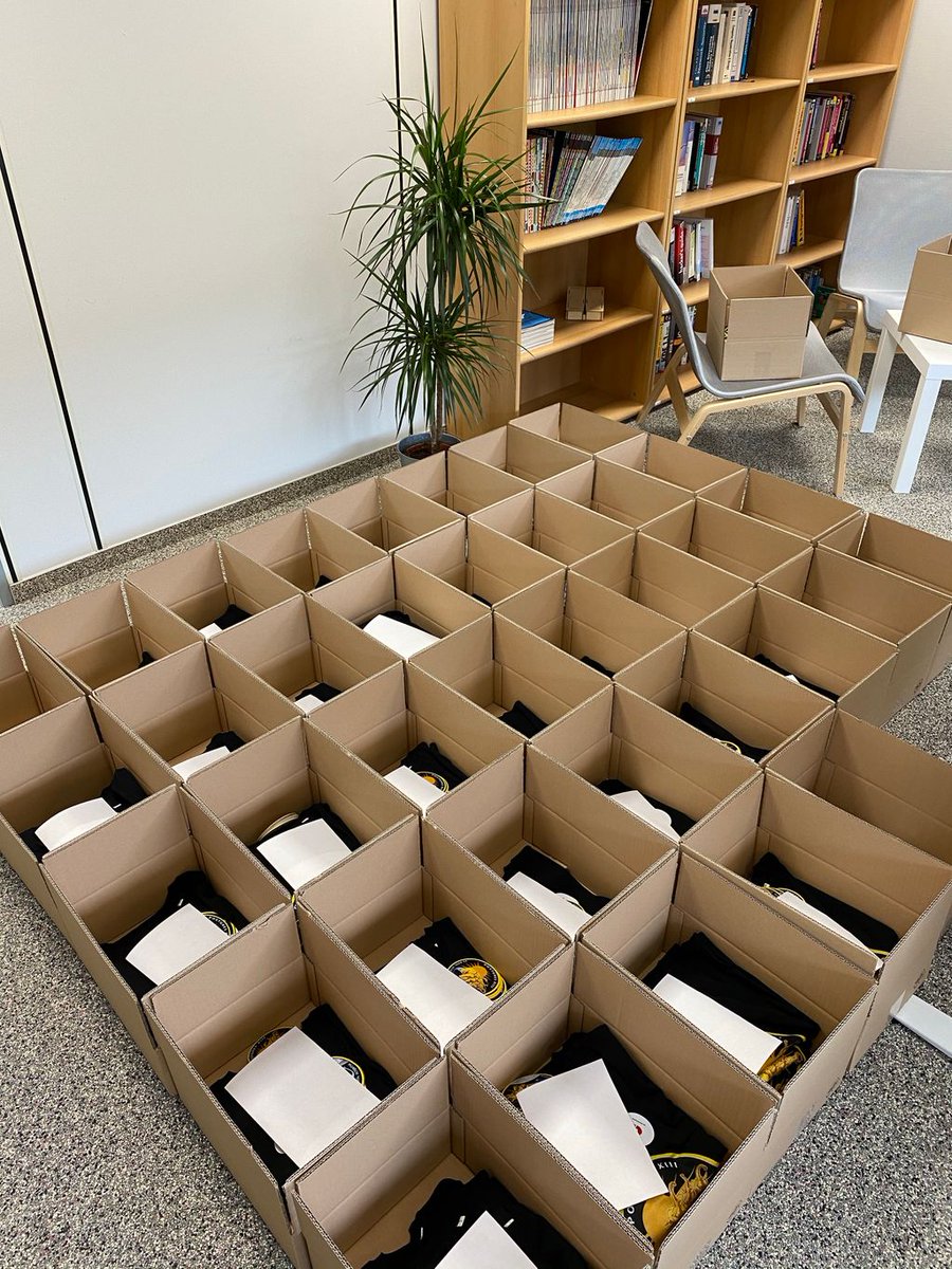 credativDE's tweet image. Unser #PostgreSQL13 Merchandise wurde heute versendet!