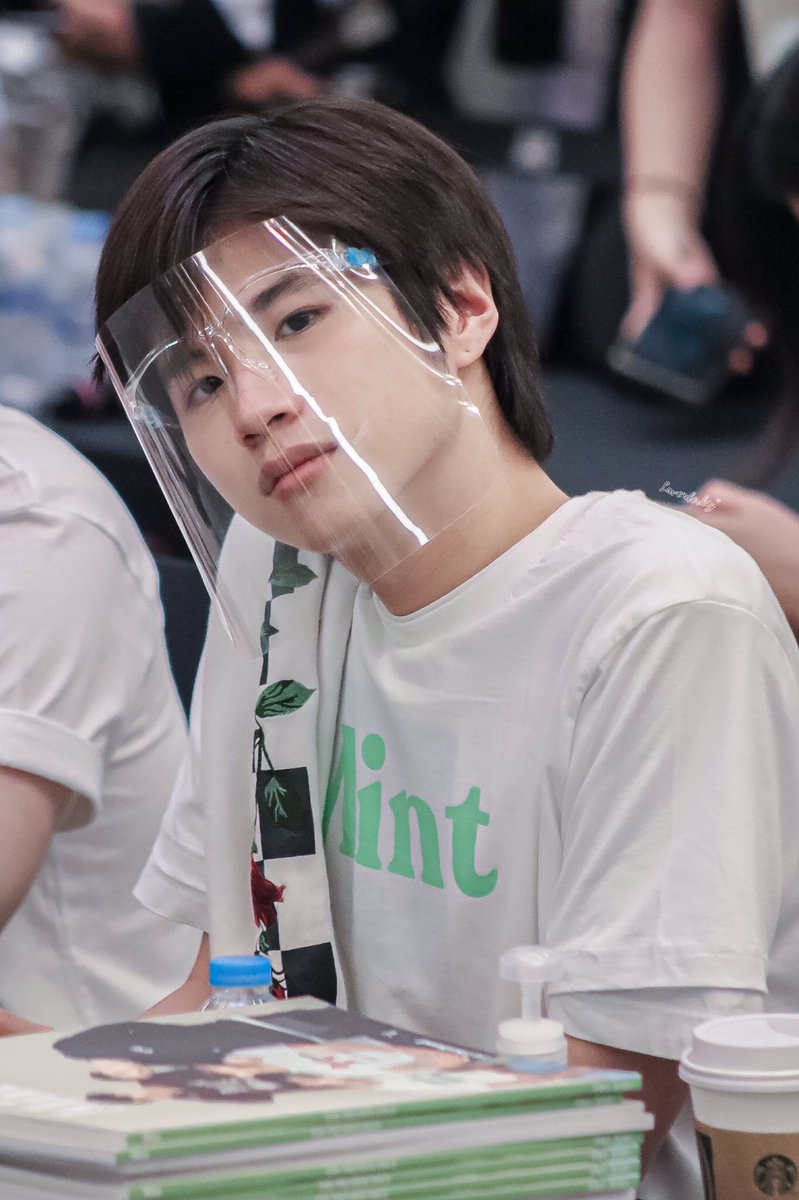 lavenderkiz's tweet photo. จ้องอะไรนักหนา เทอมีปัญหา หรือเทอมีใจ
#คนของแปลน  
#MintMagTHxLBC2
@bplannnnn https://t.co/rxDgB14U3A