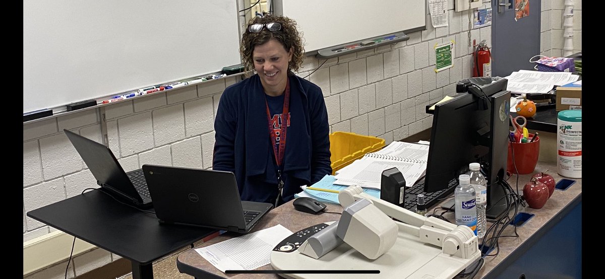Wow. 3 Screens! Talk about multi-tasking! #BPatriotProud <a href="/bderr_bio/">Bridget Derr</a> <a href="/ScoutOrr/">Scout Orr</a>