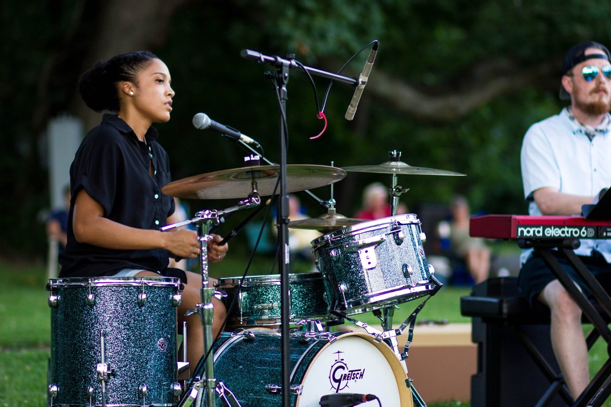 Who's coming to hang tonight? Catch us at <a href="/QueenWilmington/">The Queen</a>  for a sweet trio set 8-10pm. FREE and outside seating available. First come first serve, face mask required for entry, bring tips for the band🍻♥️