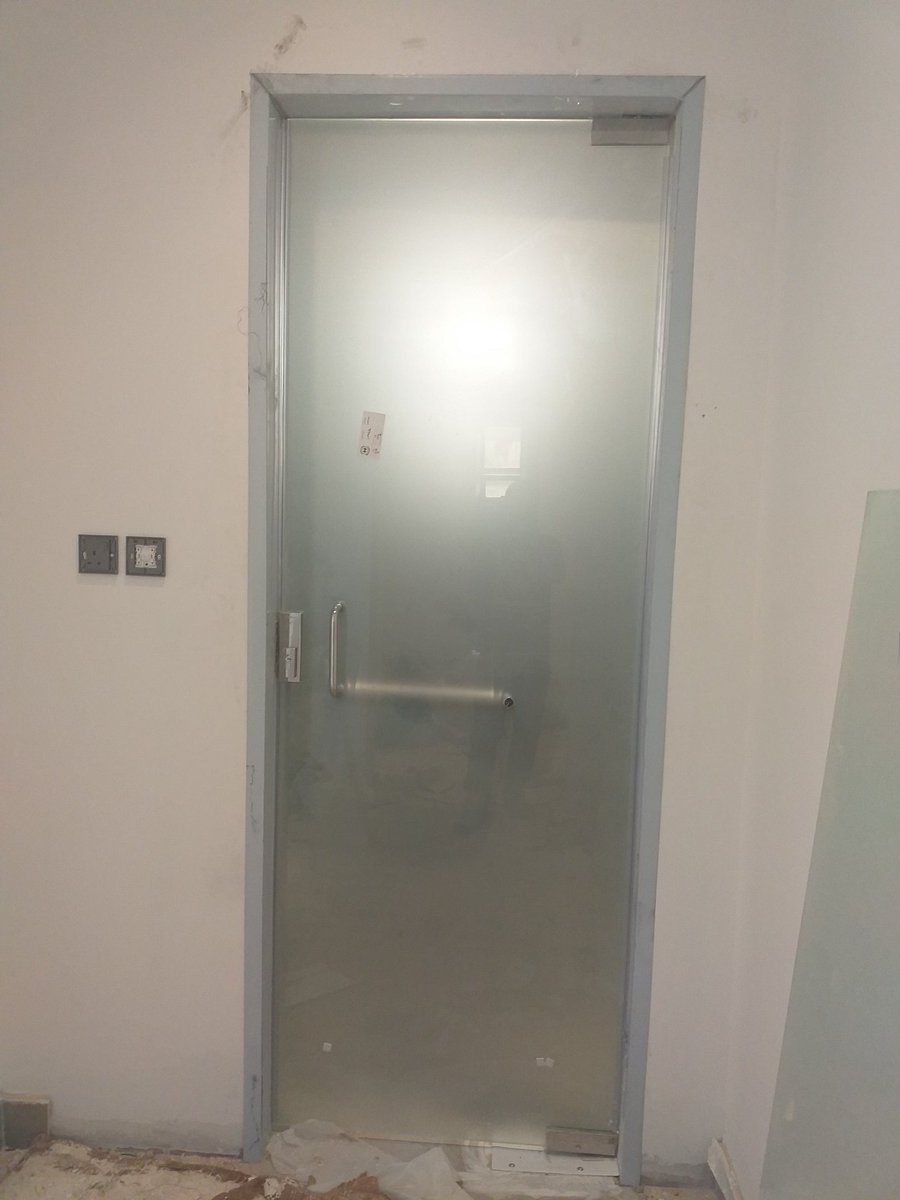 زجاج سكريت وشاورات ٠٥٣١٥٢٠٨٣٩ בטוויטר باب زجاج مثلج تلبيس استاليس على الجدار