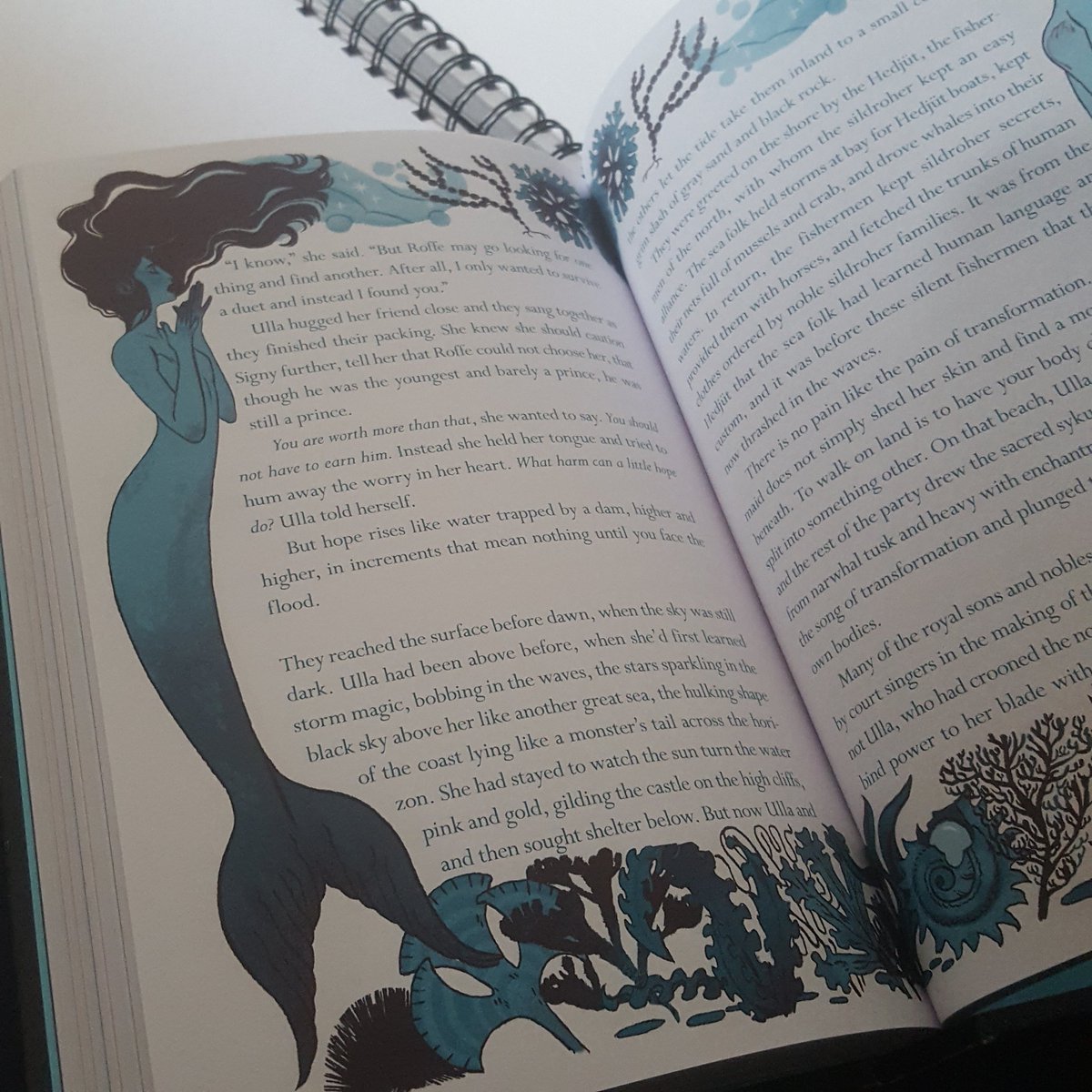 LeaTheMoonchild's tweet photo. @BTSBookClub_twt
#20PagesWithRM 
Thanks to this challenge I was able to finish the last of the short stories in "Language of Thorns" which was about 100 pages long! 😁💜 https://t.co/grU3Jt7aIR