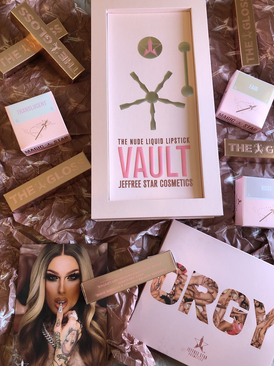 theandrewkase's tweet photo. Stunning. #OrgyCollection #JeffreeStarCosmetics https://t.co/B0FLPAsoo6