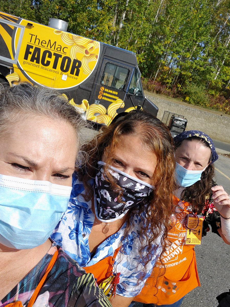 Game faces on! Friday Success sharing celebration at 1289 Amsterdam Home Depot!! Gourmet Mac and Cheese!!!!! Hawaiian shirts and sunshine! Our associates rocked this first half!!!