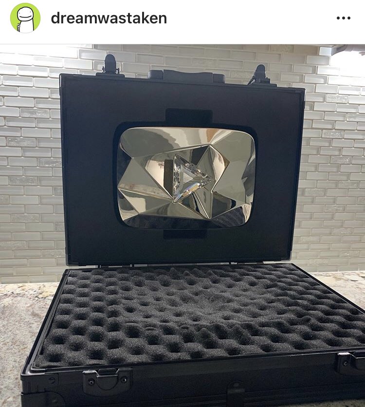 imi_notfound's tweet image. CONGRATULATIONS DREAAM!! YOU DESERVE IT!! @Dream @dreamwastaken2 
#10million #10millionblobs #10milliondreams #10millionsubscribers