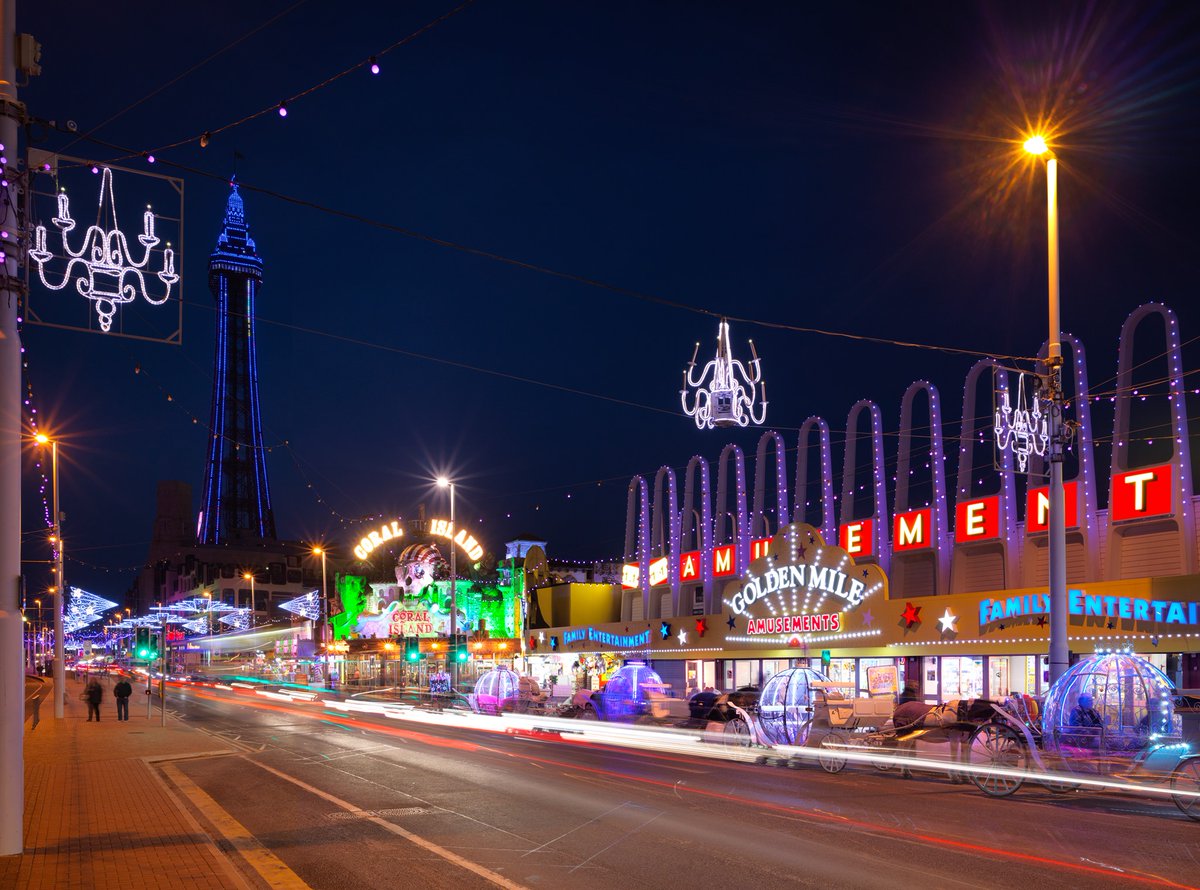 ℹ️ Busy traffic is to be expected at the weekends during the #BlackpoolIlluminations season 

Why not beat the peak and come mid-week when it’s much quieter? Don’t forget that the Lights are on for an extra two months, giving you even more time to view the spectacular display ✨