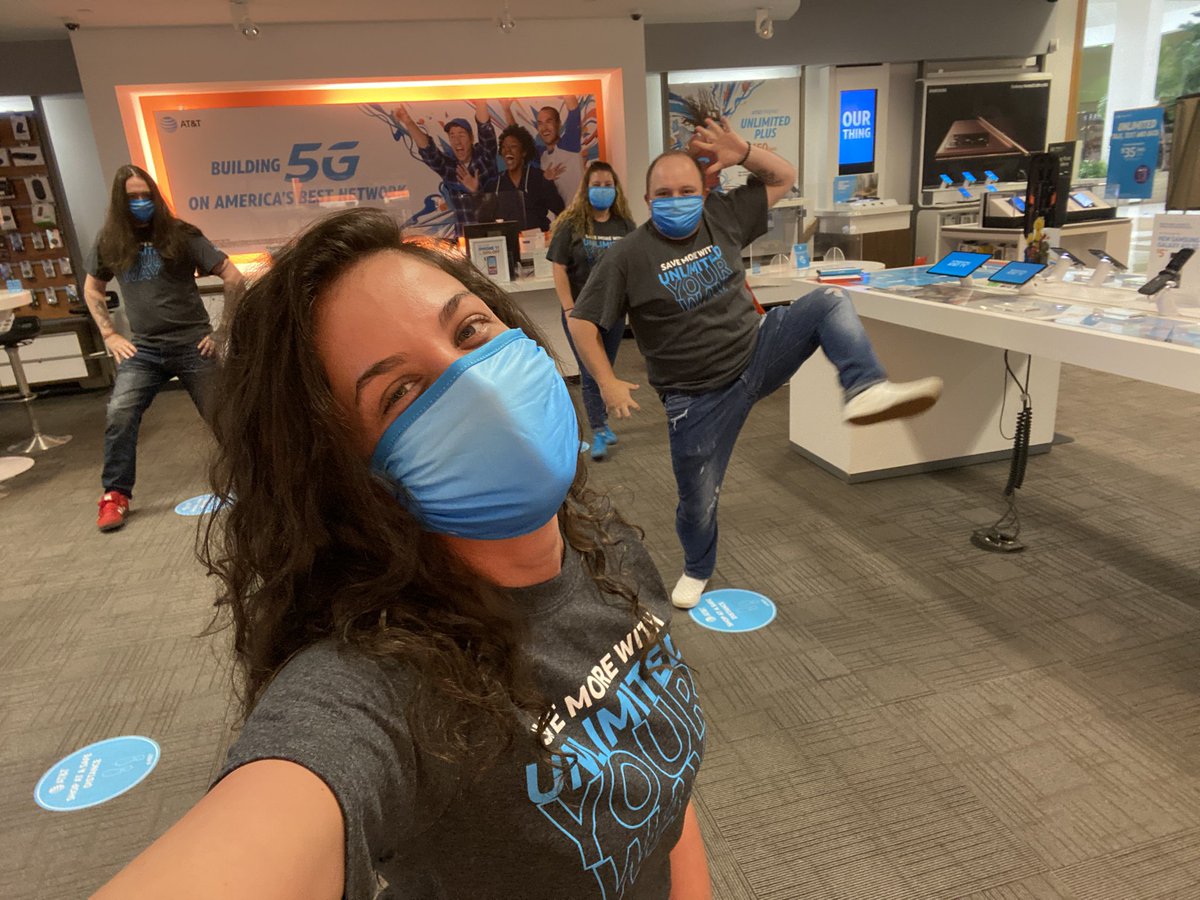 Team Crossroads is ready for #UnlimitedYourWay 💪🏻🥳 #LifeAtATT #BeastOfTheEast #DawgPound @nichols304 <a href="/DaleB1/">Dale S. Brown</a> <a href="/404girl/">Betsy Francis</a>