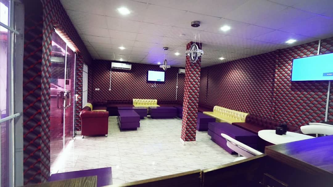 Have you been to Speedy Lounge? Post your pictures in the chat section below .........
#lounge #speedydish #peppersoup #grills #suya #healthymealsprep #BBNaija #restaurants #chef #madefresh