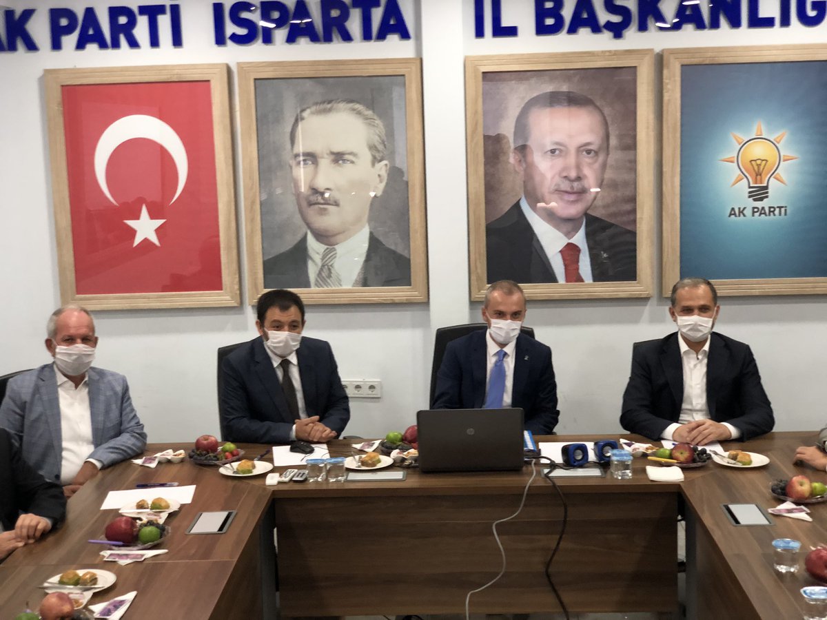 Teşkilatlardan sorumlu genel başkan yardımcımız Erkan Kandemir başkanlığında Isparta ilçe başkanları toplantımızı gerçekleştirdik￼...