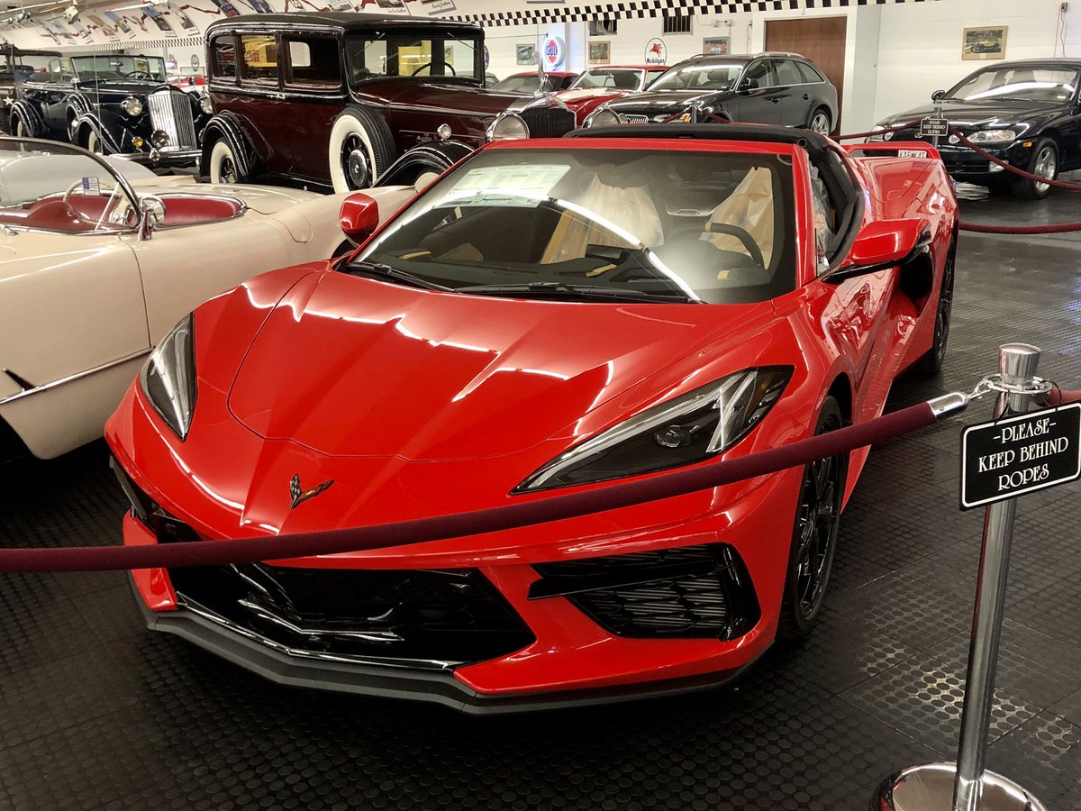 stlcarculture's tweet photo. C8 Vette https://t.co/RrCZyxz0Qy