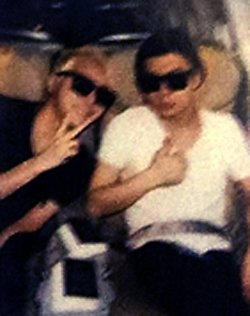 usu_luv's tweet photo. 뱽기만 타면 항상 옆자리에 앉는 편
막짤 ㄹㅇ싢혼부부 아니노♡\(^ ‿ ^)/♡ https://t.co/ZTfY03qDeG