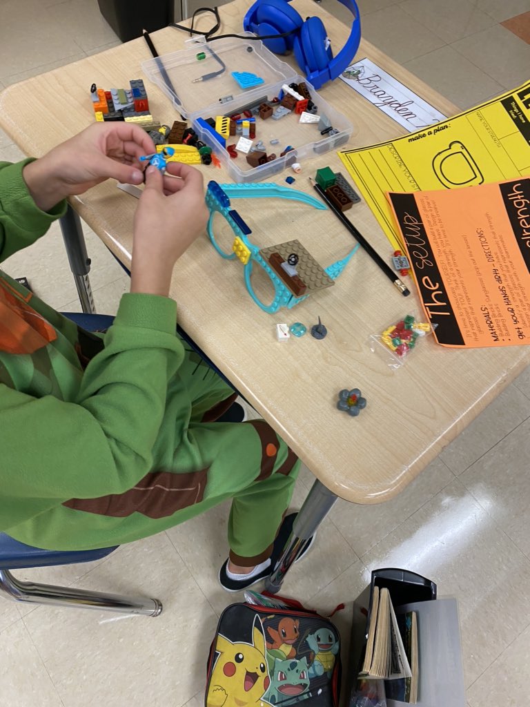 It was a STEAM Mania fun Friday in 3rd grade! Students used Legos to build a creation to represent a strength they have! @pbcsd @PrincipalLCE @getyourteachon #STEAMMania