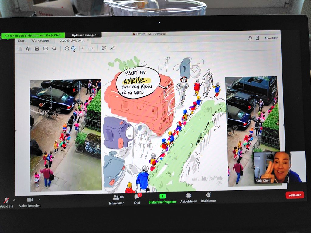 zweirat0711's tweet photo. 🤩 WIR FEIERN HART 🤩
#Autokorrektur mit @kkklawitter 
#UrbanMobilityLab https://t.co/7Q5FoVXiRv