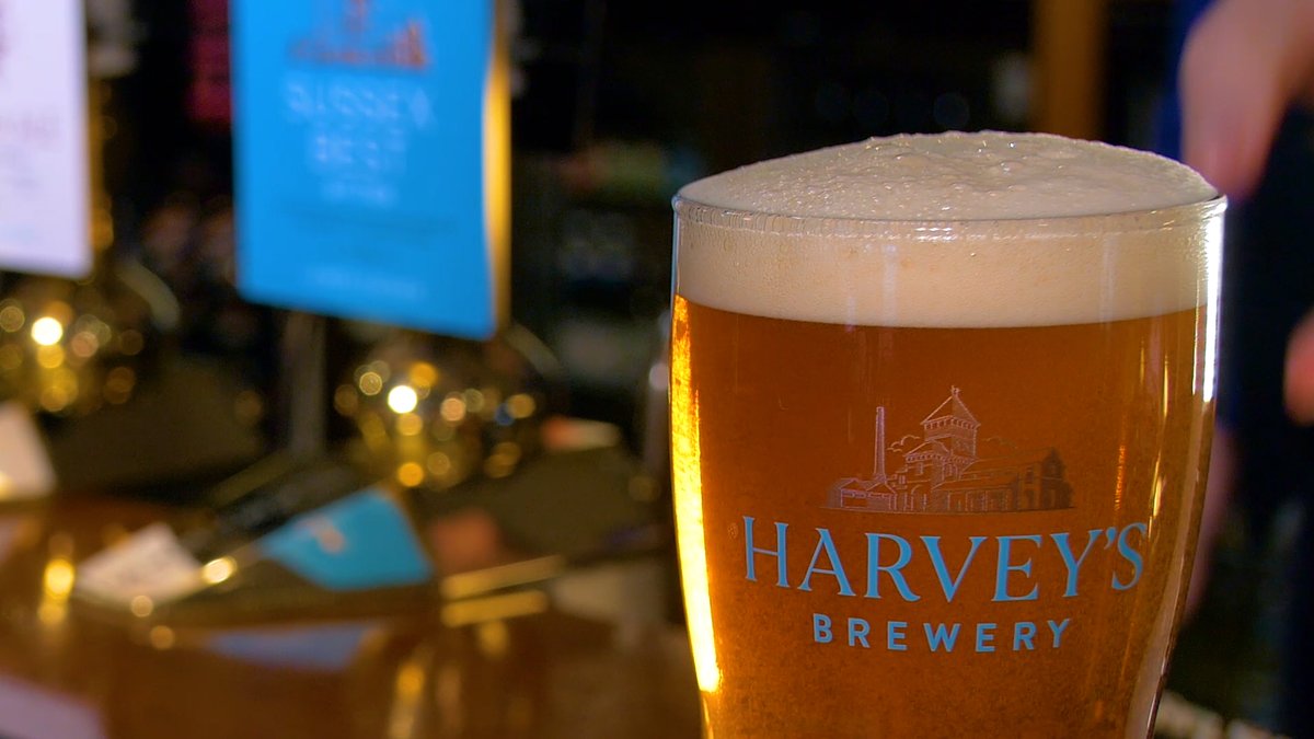 Harveys1790's tweet photo. Happy #CaskAleWeek &amp; #Recycleweek!♻️🍺

Drink Harvey's #caskbeer &amp; support both 💚

> Our brewing by-products are returned to the land; as fertiliser &amp; animal feed
> Our Depot runs on #solarenergy
> Only #UKbrewer using #returnablebottles

And more...https://t.co/eW7nX7MCr0 https://t.co/Pf3ND6UZ3Z