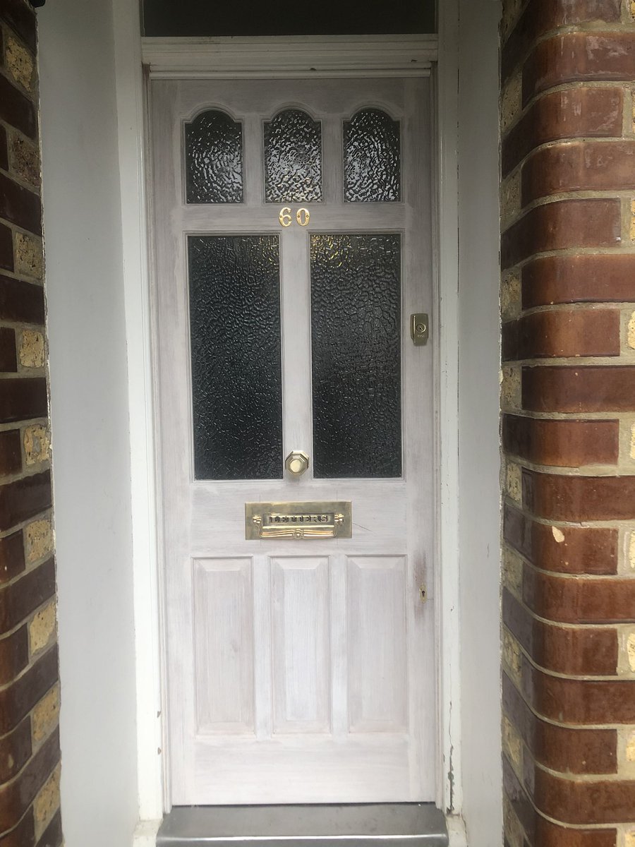 SashWorksSimon's tweet photo. Bespoke door and sash windows         #joinery#carpenter#sahswondows#door#walthamstow https://t.co/9zeHhc78bm