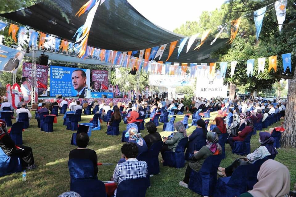 Teşkilatlardan sorumlu genel başkan yardımcımız Erkan Kandemir’in katılımları ile Antalya Serik ilçe kongremizi gerçekleştirdik...
#İnandığınYoldaYürü