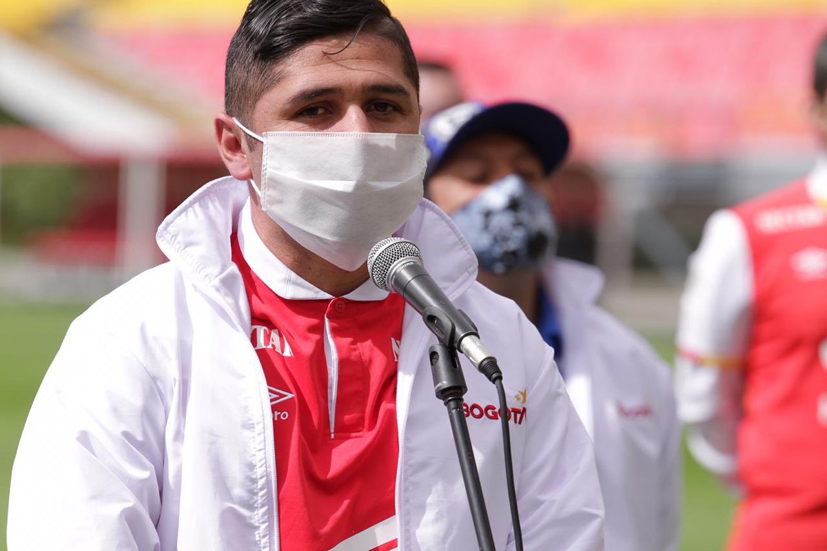 LuisErnestoGL's tweet photo. Este fin de semana tendremos Clásico con tribunas vacías.

Hoy arranca #GolesEnPaz 2.0 con oferta educativa, social y laboral para jóvenes y barras.

Así, cuando vuelvan los hinchas al Campín a un clásico capitalino será 50% y 50% para cada barra como no ocurre hace una década. https://t.co/TPz2WfiJWP