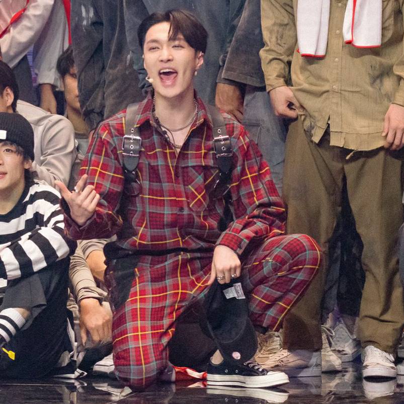 hourlylayzhang's tweet photo. #LAY #레이 #LayZhang @layzhang https://t.co/FiBj3ardd7