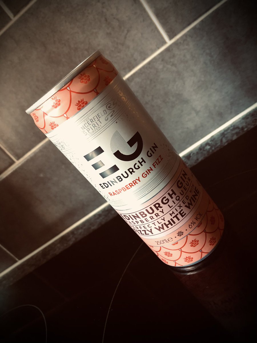 Karenlouevans's tweet photo. Well I make that 5 o’clock! Cheers to the weekend! Been waiting ages to sample this #edinburghgin #raspberryfizz 😋 https://t.co/BNZrw09Hhh