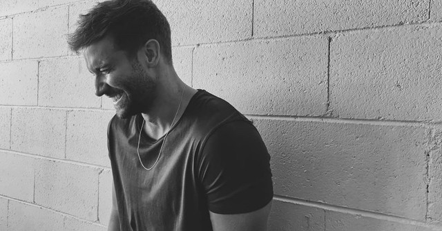 LatinBillboards's tweet photo. Los viernes siempre nos traen música nueva, y hoy estamos en modo @pabloalboran. El español estrenó ayer su sencillo #SiHubierasQuerido, una balada que será parte de su próximo álbum. ⁠
⁠
🔗 Haz click en el link para enterarte de todos los detalles. https://t.co/ld2XtMe6i5 https://t.co/BVRy5i3gHU
