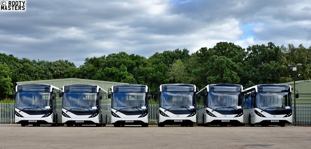 rootymasters's tweet image. It&apos;s not every day you get to welcome SIX brand new buses!! White Bus of Winkfield have taken delivery of Alexander Dennis Enviro200 MMC buses YX70OHP/R/S/T/U/V today (25/09/2020). @ADLbus @WhiteBusService