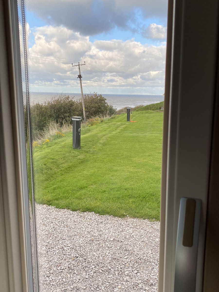 Parked up, plugged in and ready for our weekend in #Wales. 🏴󠁧󠁢󠁷󠁬󠁳󠁿 😁 #Burt #motorhome