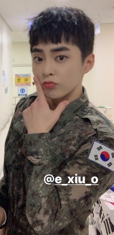 minesaowalak's tweet photo. คิม มินซอก!!!!!! หน้าเด็กมากกกก 😭😭😭 นี่หน้าเด็กเหมือนตอนเพิ่งเดบิวต์เลยอ่ะ ทำได้ไงเนี่ย!!!! เข้ากรมก็ทำงานอย่างหนักก็ยังหน้าเด็กอยู่ อหหห แล้วน่ารักอ่ะ ผมทรงนี้ยิ่งน่านักมากขึ้นอีก 🥺🥺🥺🥺 https://t.co/3jREB0mfTF
