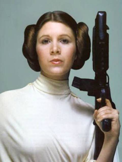 maikiy5's tweet photo. えー

寝る前に一人で

スターウォーズしました。

わたしはレイヤ姫よ👑

#StarWars 
#スターウォーズ 
#レイヤ姫 https://t.co/X7wtTnJiCl