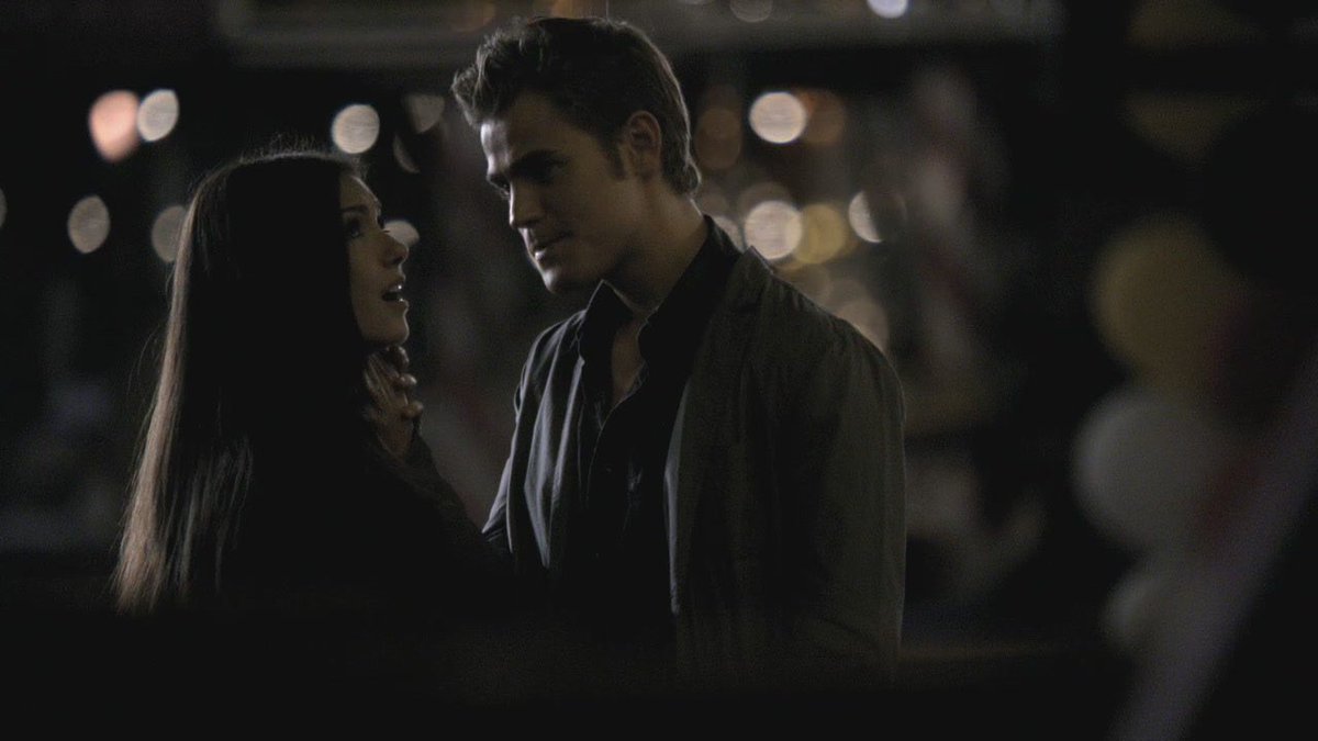 mr romantic stefan salvatore, another perfect example of how special they were, he still made time to show her how to enjoy her life eventhough they were always wrapped up in some kind of trouble, the aesthetics of their scenes too was just a blessing to watch