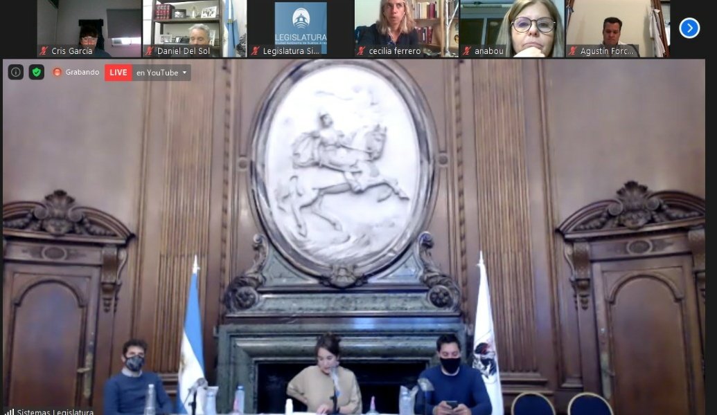 vascagarcia's tweet photo. Participando de manera virtual de la reunión de Diputados de la Comisión de #PlaneamientoUrbano https://t.co/Kim6KqNHRL