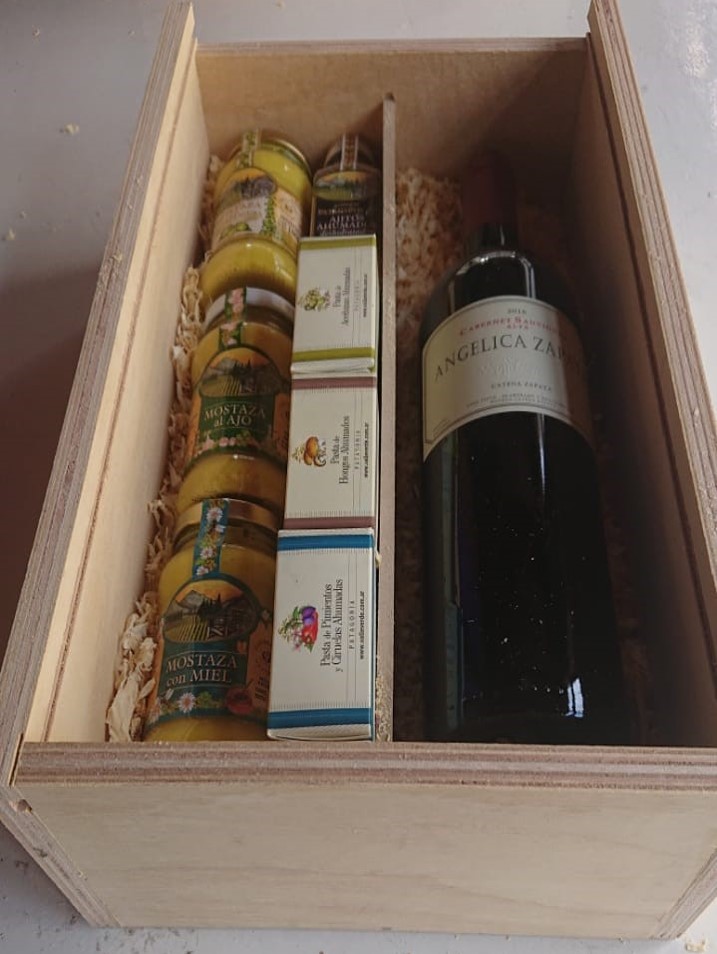 AV_BusCom's tweet image. Uno de nuestros clientes, patrocinador del US Open en Latam, nos solicitó ideas para agasajar a sus invitados con un obsequio previo a la participación virtual al torneo.Mas info aqui 👇linkedin.com/feed/update/ur…
#fidelizacion #clientes #motivacion #eventos #gift #creatividad