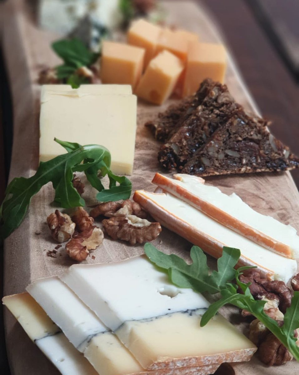 Op 'n stoere kaasplank smoelt de Double Dutch² erg uitnodigend <a href="/Renkemakaas/">Renkemakaas</a> Prachtige foto!