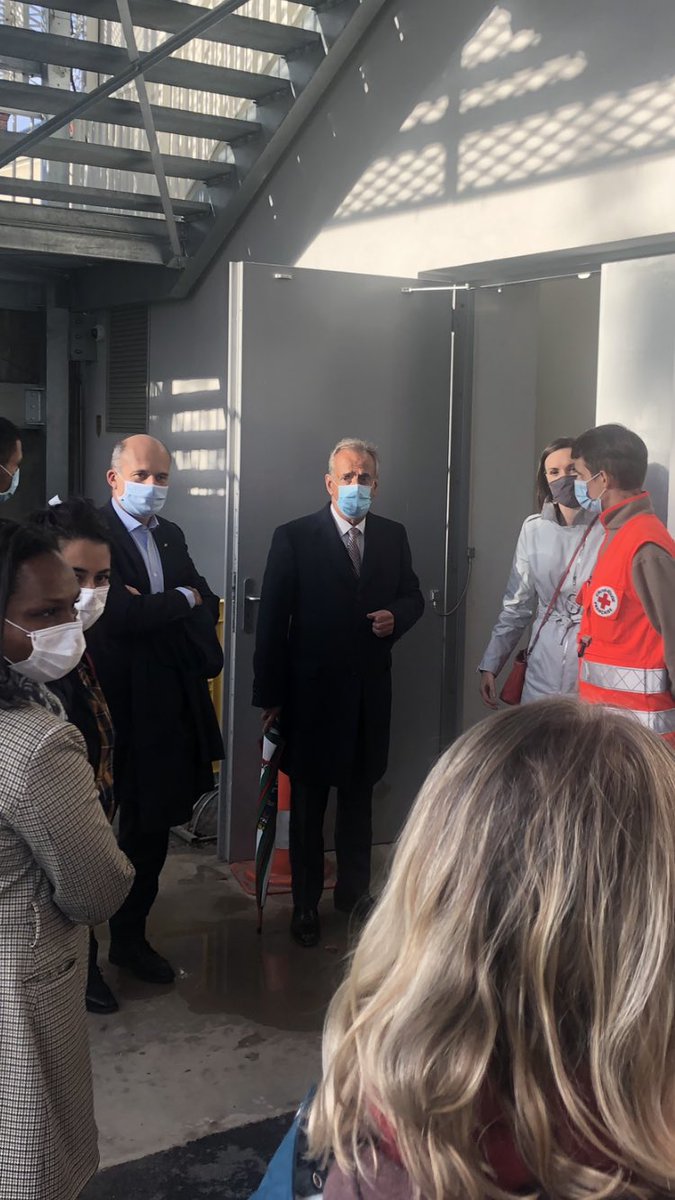 Présentation ce soir du centre Covid qui ré-ouvrira à partir de lundi pour des dépistages. Un immense #merci aux IDE, aux laboratoires biologiques, aux exceptionnels bénévoles de la <a href="/CroixRouge/">Croix-Rouge fr</a> pour leur investissement. Plus d’infos sur ville-courbevoie.fr