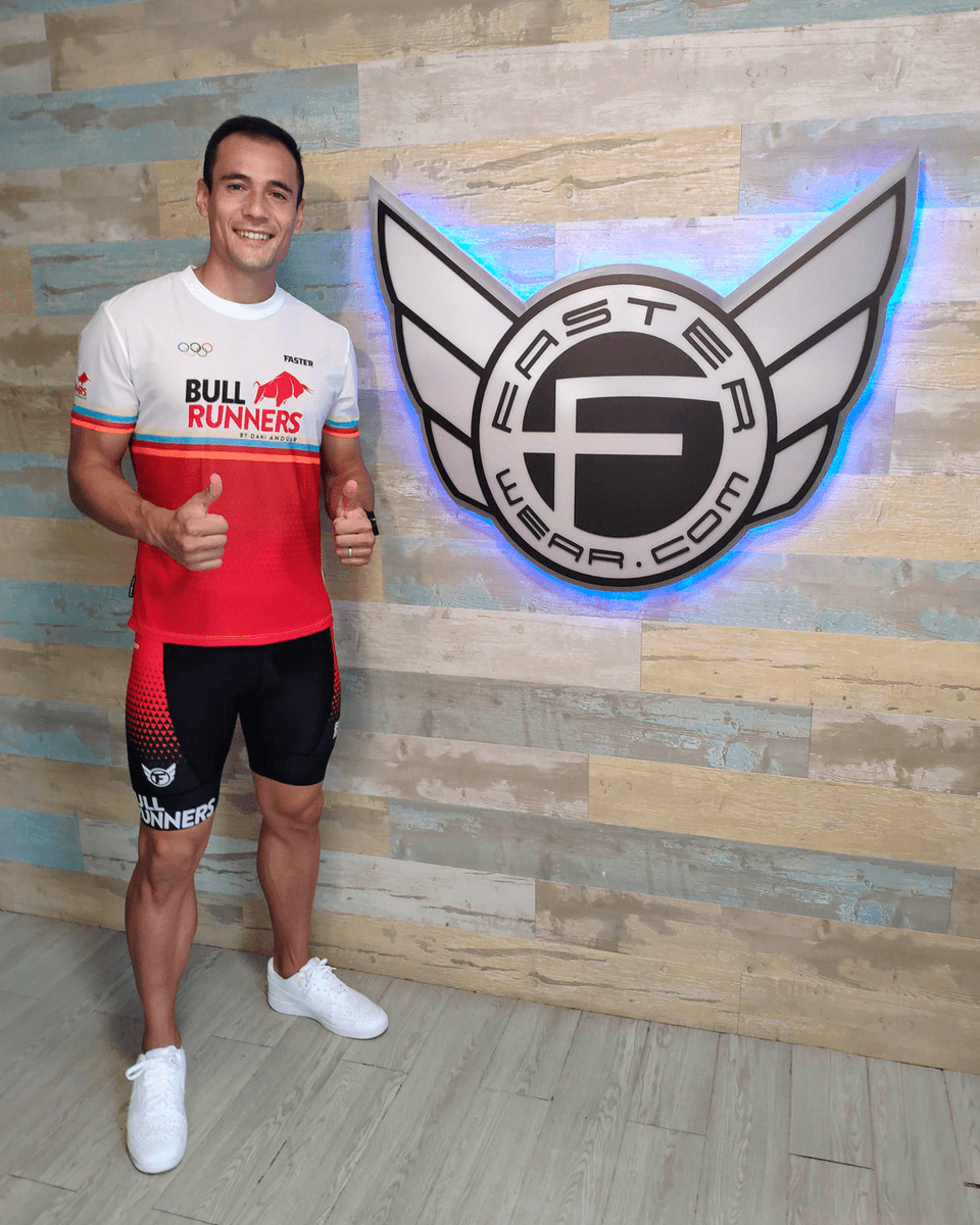 FASTER se une con el atleta olímpico <a href="/AndujarCET/">Daniel Andujar Ponce</a> en su último proyecto, <a href="/BullRunners/">BullRunners</a> Un equipo donde fomentamos la unión de todos los integrantes, generando los mejores resultados.
Hazte con la equipación 👉  bit.ly/BullRunnersFAS…
únete a Bull Runners 👉 bullrunners.es