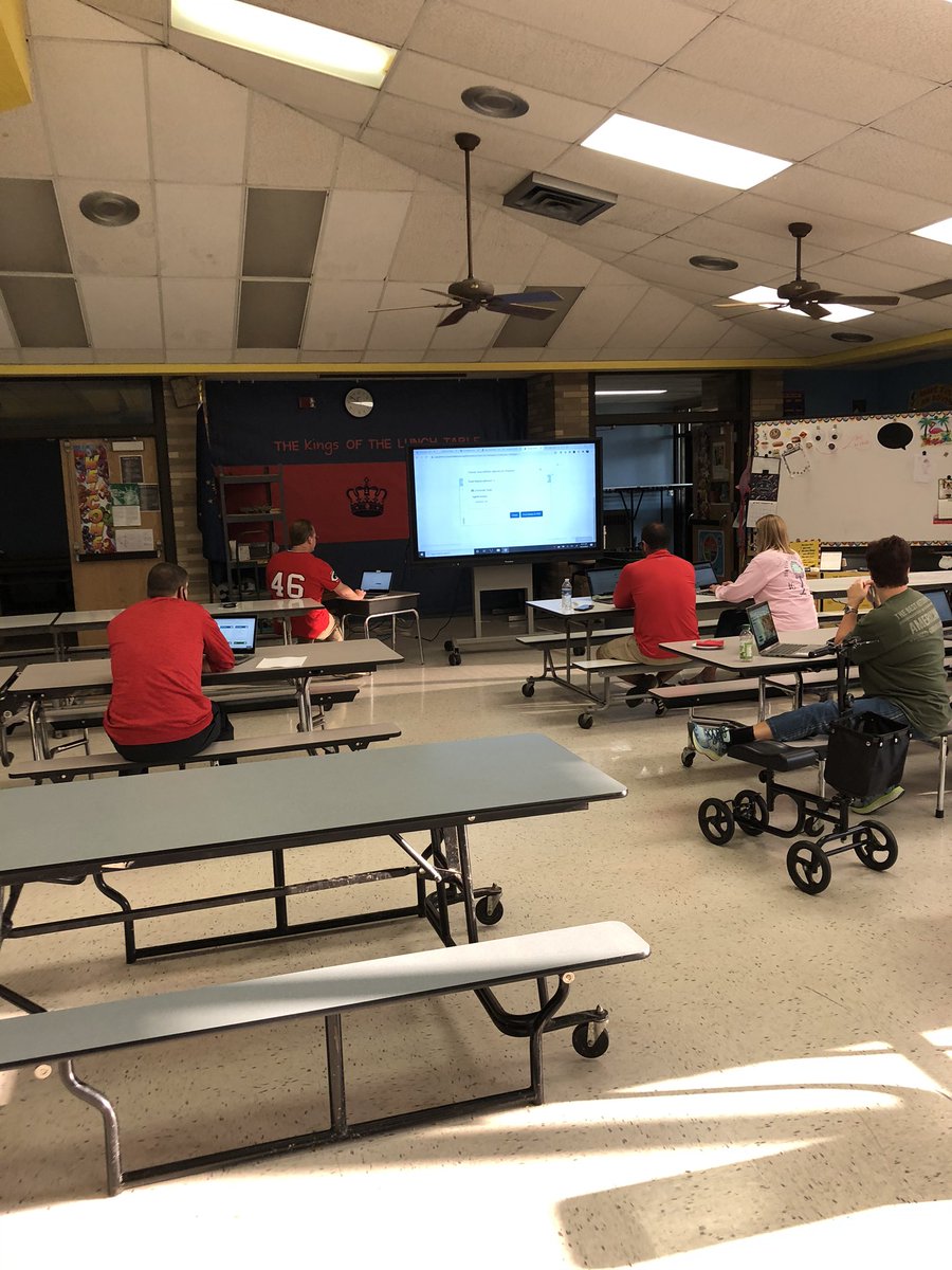 bowman_mandy101's tweet photo. LCE teachers Grades3-5 adding to their iReady toolbox!#alwaysbeaking
#alwayslearning
@LewisCassElem https://t.co/b1qtLqa73N