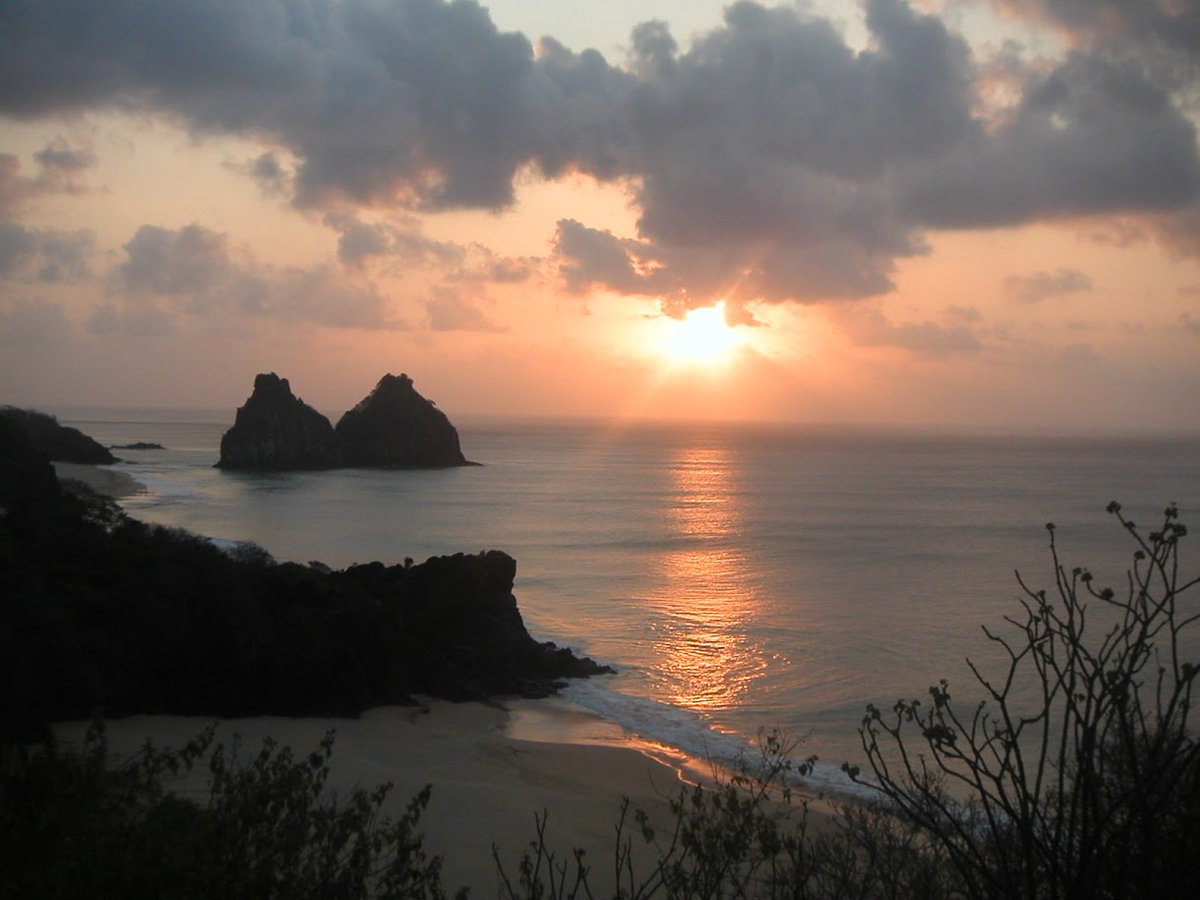 #FlashbackFriday Islands and Coasts theme: Northeastern #Brazil: Costa de Conde (#Paraíba) The island of Fernando de Noronha (#Recife) @TravelBugsWorld, @Adventuringgal, @TravelAtWill, @ExploreFamily, @TrippaTrips