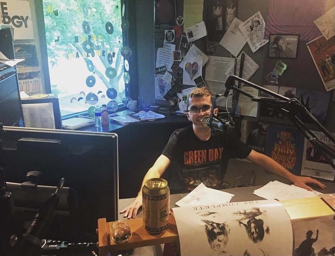 Ed_Betts's tweet photo. 3 years ago today, I hosted #MyFinestHour on @Alt1045Philly. #GoodTimes @JammminJessie https://t.co/to7HbXyoTy