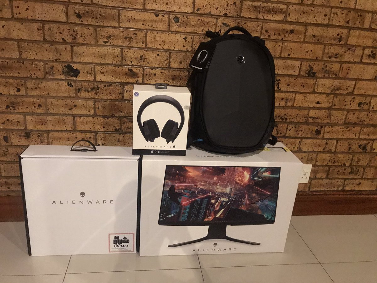 New merch and bag 🔥
Fire headset 🤩
A 240Hz monitor 🥰
And an Alienware Area 51m R2 Laptop 🥳😭 Thank you so much <a href="/bravadogaming/">Bravado Gaming</a> words can’t explain how grateful I am to be apart of this family 
#bvdgaming #bvdfortnite ❤️❤️❤️