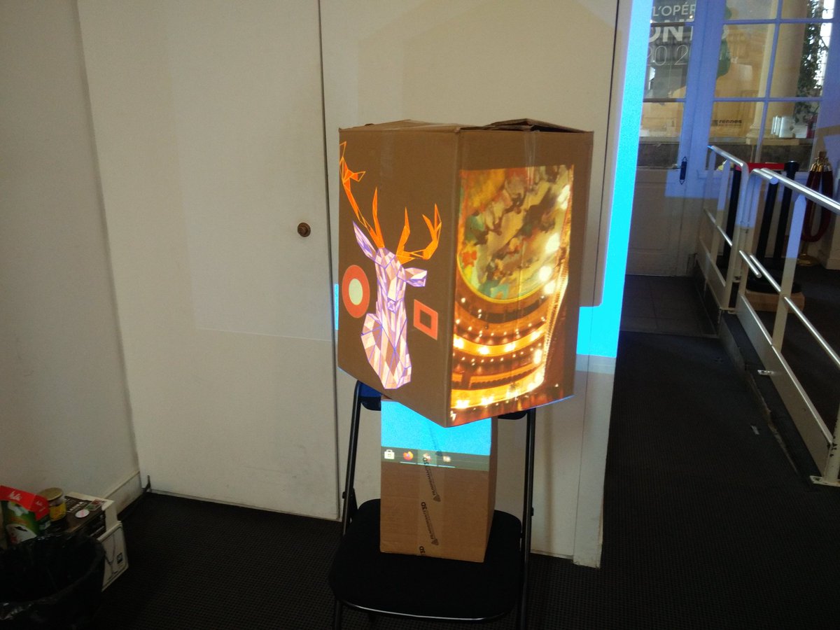 #Operamorphose, jour 1.
Équipes en pleine réflexion créative pour imaginer une intention commune à transformer en expérience artistique.
D'autres s'affaire déjà au #Fablab et sa belle équipe, pour le préprototypage.