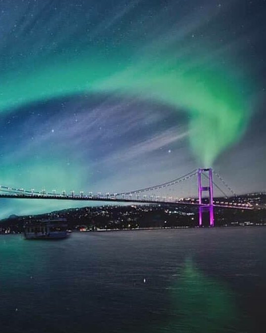 Kuzey ışıkları İstanbul'da olsaydı.