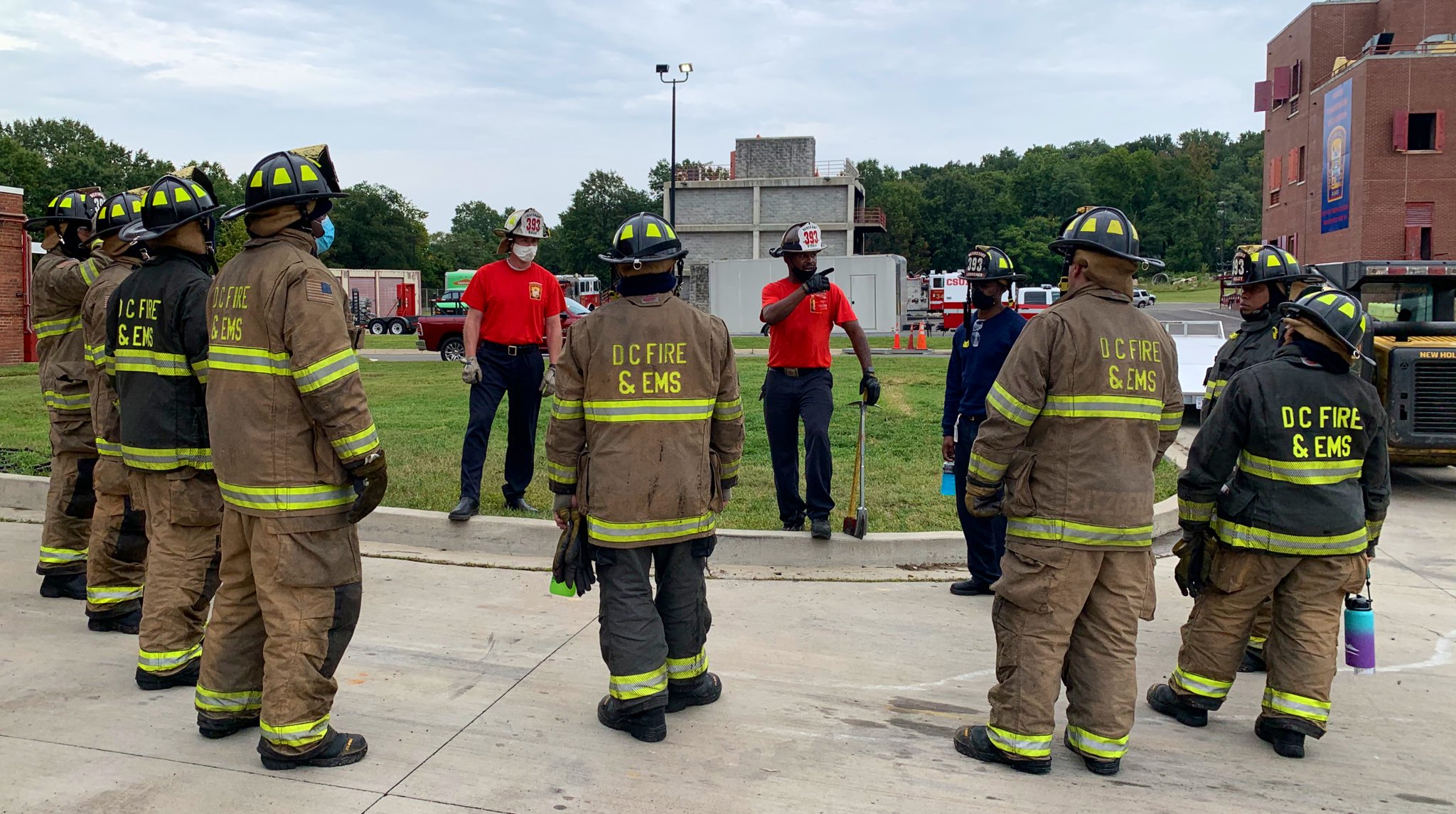 dc-fire-and-ems-on-twitter-even-as-cadet-class-22-graduated-the-work-of-dcsbravest-training-academy-continues-here-members-of-recruitment-class-393-get-marching-orders-from-their-instructors-as