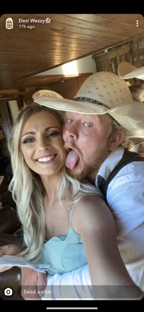 kemmer01's tweet photo. Y’all MEN hit up one of my best friends , she’s a single mom, and don’t take no shit. https://t.co/zwDcKR6XUf