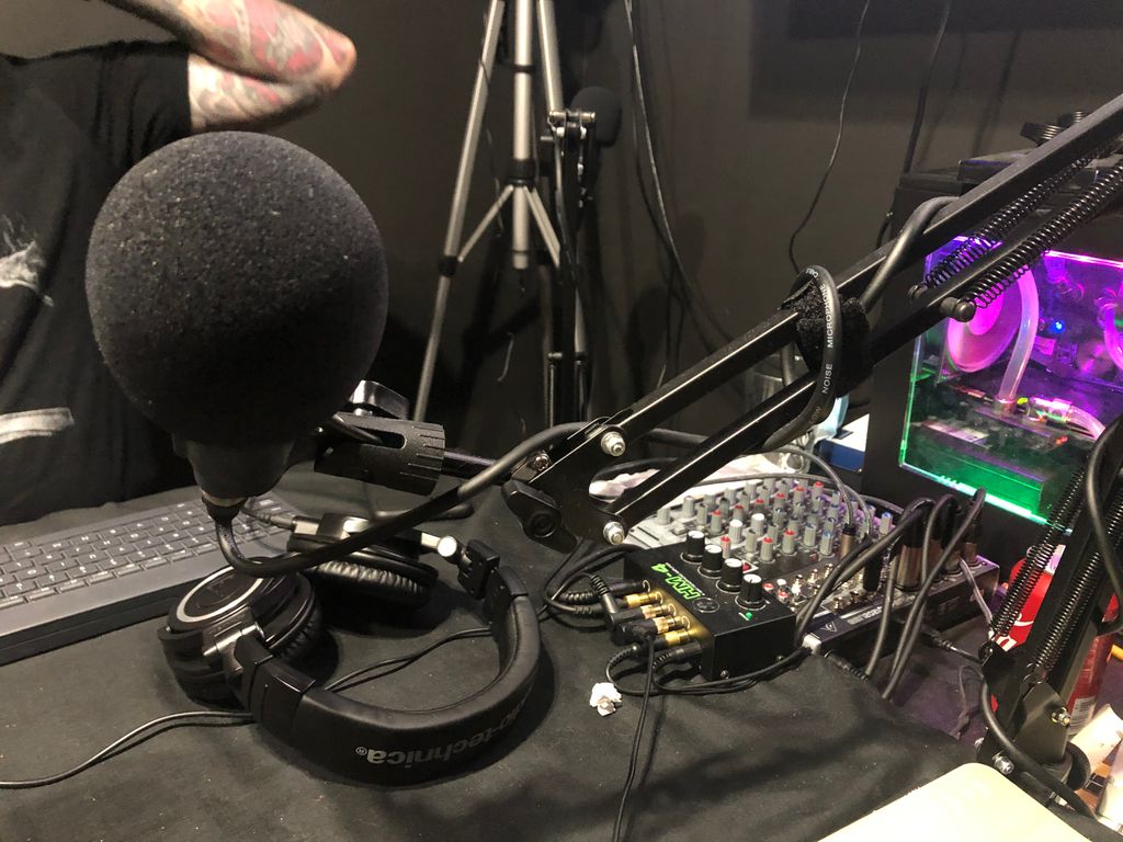 ReggieInks's tweet photo. New podcast went live last night!
@artdamagedpodcast
Christina did a great Durer bio this week.
.
.
.
#art #artists #podcast #artpodcast #fineart @youtube #youtube #gallery #arthistory https://t.co/0beGhSU5EI