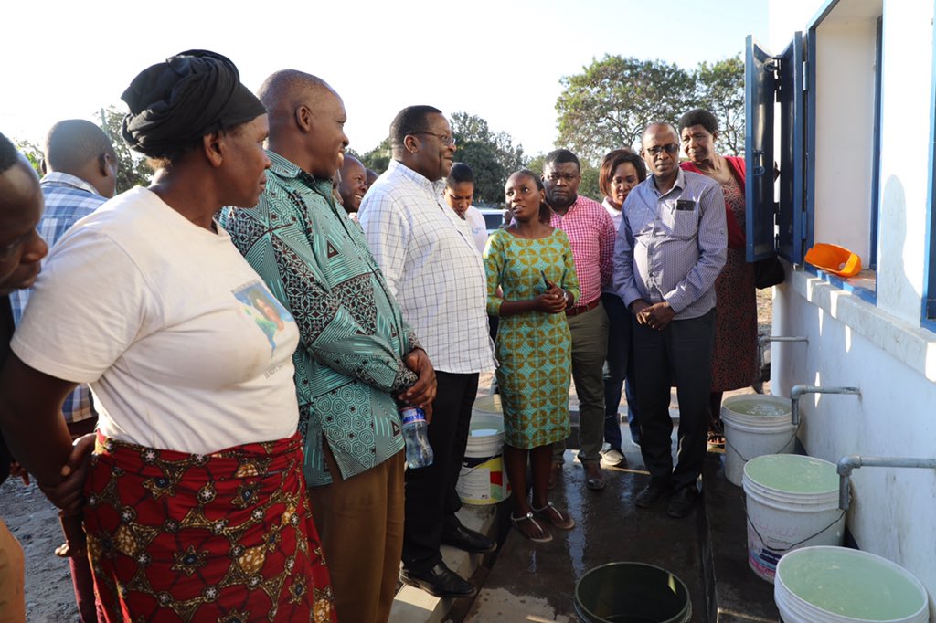 Bodi ya RUWASA imeanza ziara ya ukaguzi wa Miradi ya Maji Vijijini Mkoani Tabora. Mwenyekiti wa Bodi hiyo Prof. Idrissa Mshoro amezisihi Sekretariet za Mikoa na Halmashauri zote ambazo Bado hazijakabidhi mali za RUWASA kufanya hivo Kwani ni takwa la kisheria.