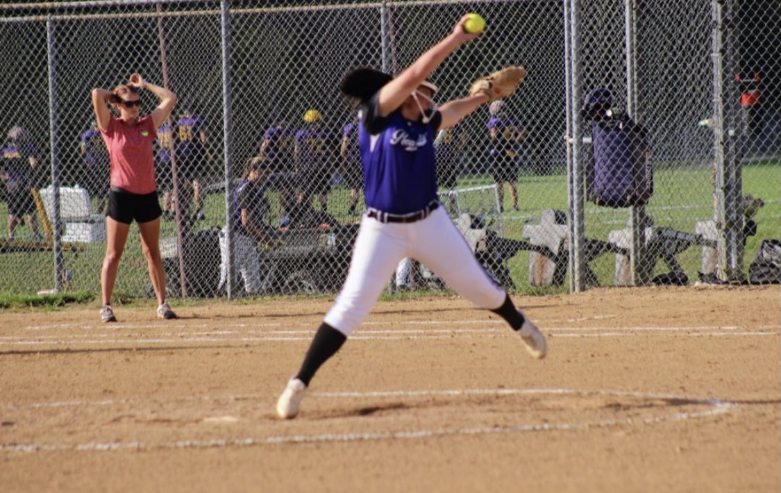 Awesome effort today for 2023 RHP/1B <a href="/mirandalmichael/">miranda michael ‘23</a> of <a href="/KMOSoftball/">KHS Softball</a>. Miranda threw 7 innings for the win over Truman High School with 0 BB/6 K’s! Way to dominate Miranda!
