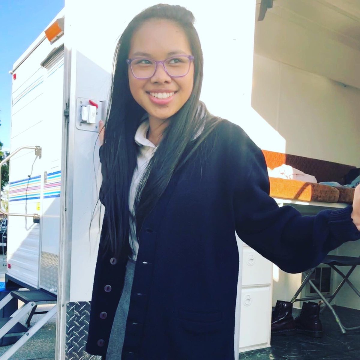 MsNikkiCastillo's tweet image. #FBF Flashback to when I filmed my (small 😜) scene for #MirandaJuly’s #Kajillionaire, the movie comes out in theaters today September 25, don’t miss it, it’s really funny!  
#EvanRachelWood’s performance “is pitch perfect” - Rolling Stone
”Wonderfully unpredictable -L.A. Times