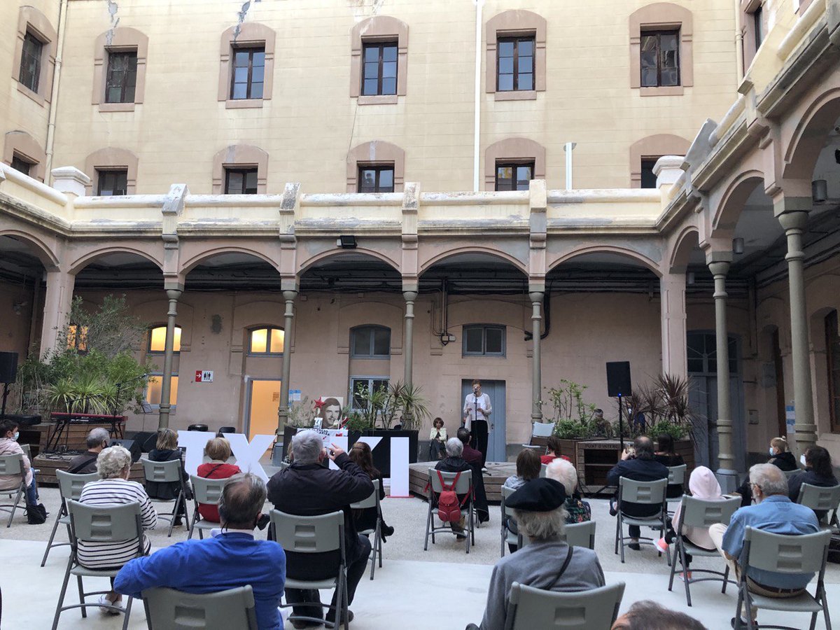 La companya Blanca Serra participant de l’acte en memòria de Txiki, un dels últims afusellats pel franquisme. 

Explicant-nos la lluita independentista basca i catalana en aquells anys de resistència a la dictadura.
#ventsdellibertat